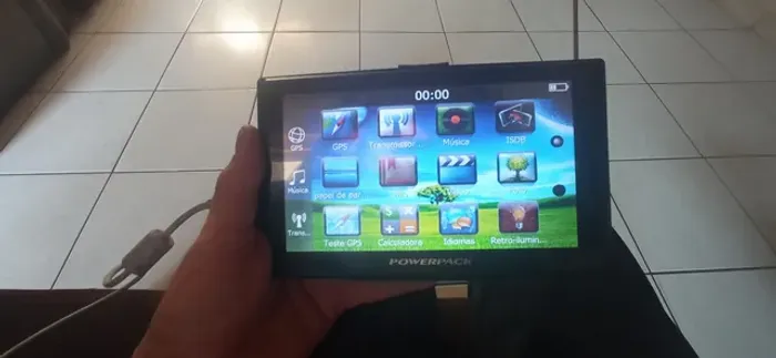 GPS com tv digital 7 Pol. Entrada cartão pra vídeo e música.av in