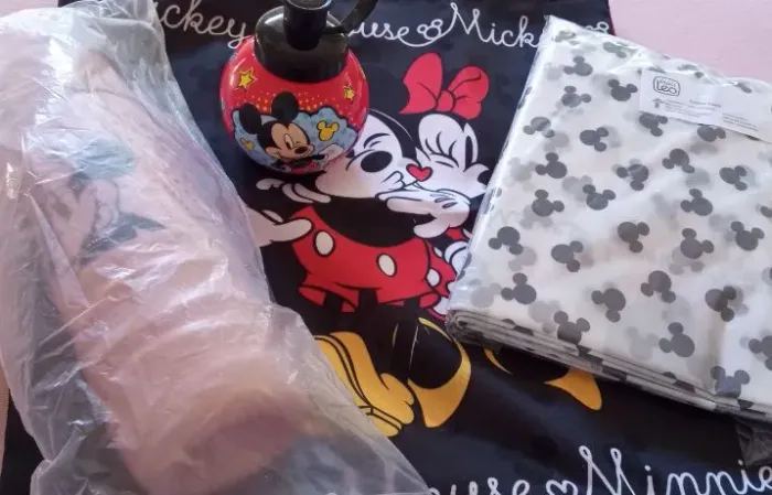 Kit Disney: Garrafa, Copo, Prato, Almofada e Cortina: Novos, Leia o anúncio!!  