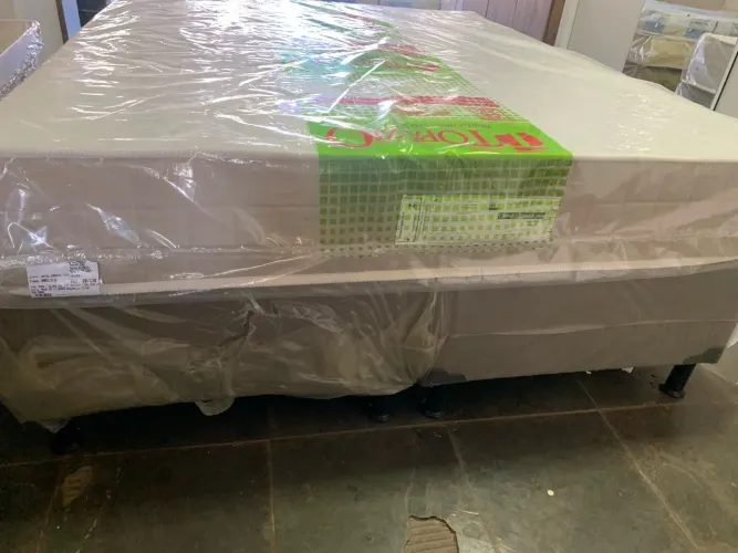 BOX QUEEN SIZE SCALIBUR TOPÁZIO 1,58 x 1,98 R$ 1.300,00