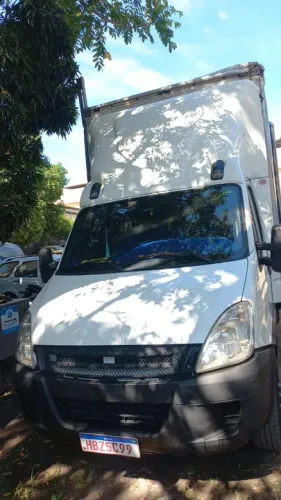 Faço serviço de transporte e mudanças