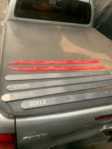 Friso Porta Lateral Dianteira Direita Toyota Etios