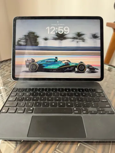 iPad PRO Apple, 11 polegadas, 4a geração + magic keyboard, lindíssimo! 