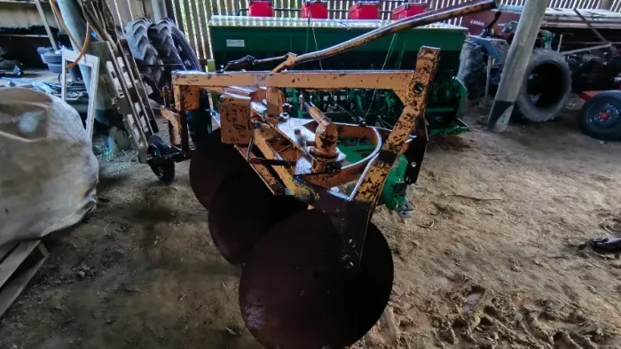 Arado reversível 3 discos