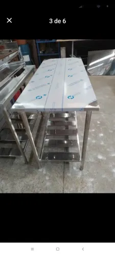 Mesa Inox com Prateleiras - Ideal para Comércio