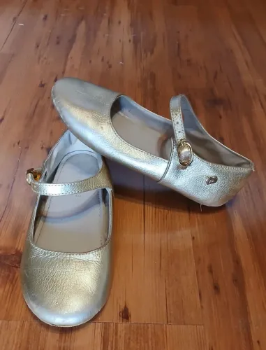 Sapatilha seminova tam 28