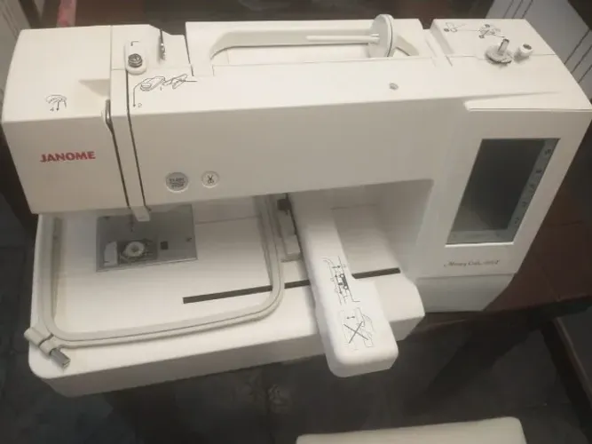 Maquina de bordar - Bordadeira Janome 400E