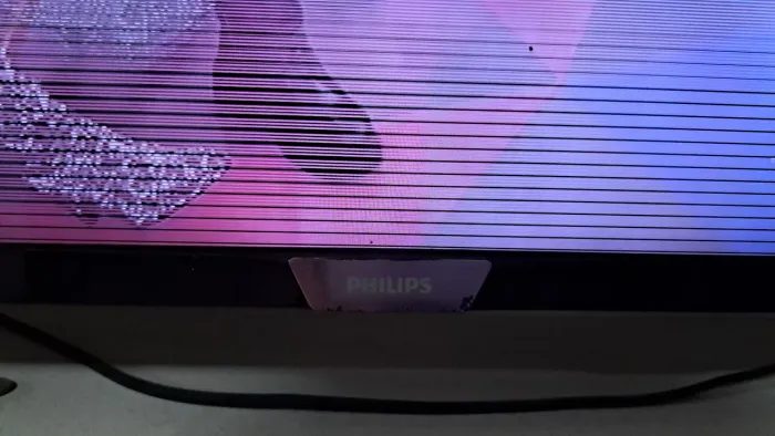 Smart TV 43" 4K COM DEFEITO NA IMAGEM