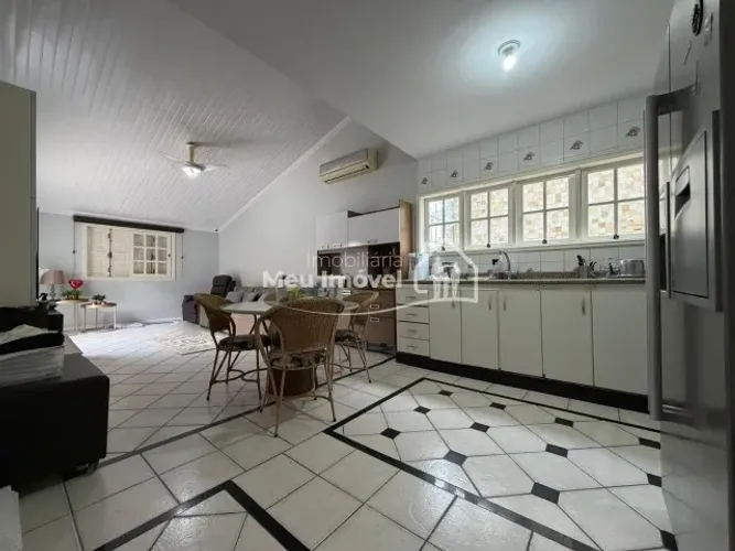 Casa 4 dorm, escritório, na melhor região do Pio Corrêa, APENAS 450m do colégio Marista
