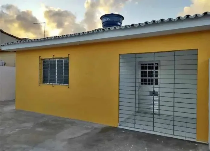 VENDO ESSA CASA NO ALVORADA I, ATRÁS DO PICANHA MANIA. - CASA VAZIA