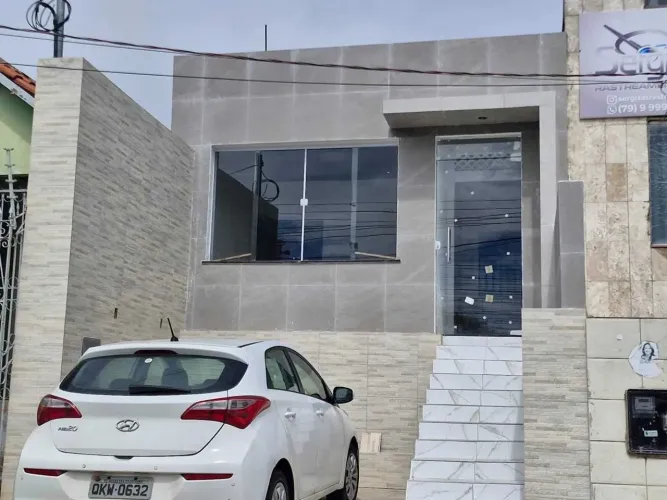 Casa na Avenida Pedro Calazans [16023]