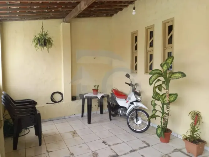 Casa de 198m² no Bairro América com 3 Quartos, Garagem, Varanda e Área de Serviço