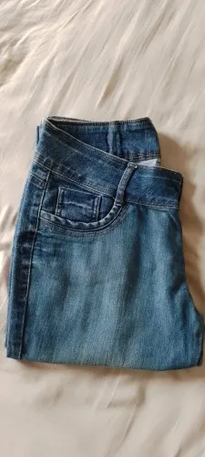Calça Feminina Jeans com Lycra n°44 30,00