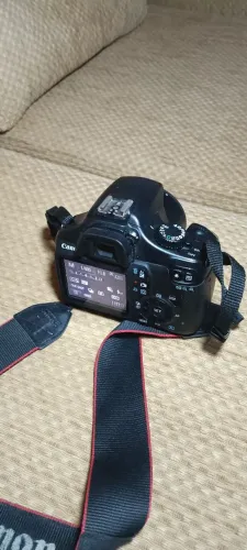 Canon T3 + Lente 50mm Yongnuo - Original do Canadá, impecável e completa