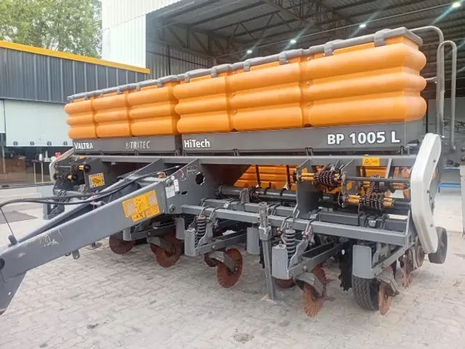 Plantadeira Valtra BP1005
