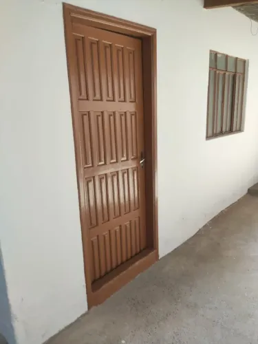 Alugo Casa de Fundos no Centro de Paranavaí-PR