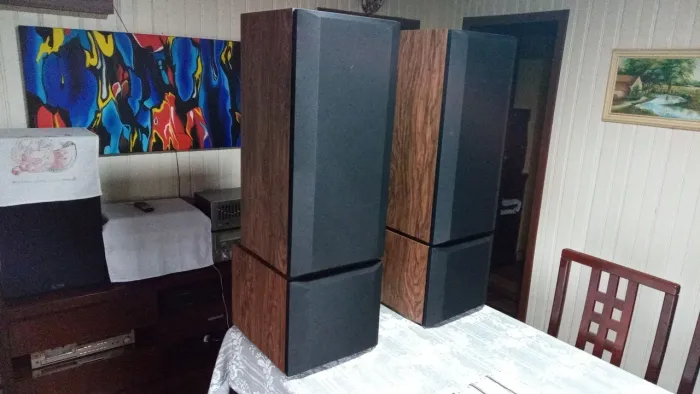 Conjunto de Caixas de Som hi-end 