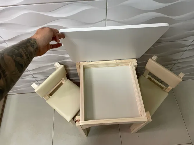 Mesa para criança baú, cor bege 