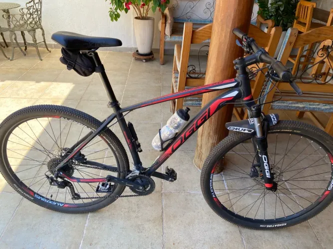 Bike aro 29 TAM 19 OGGI 7.0 18v + Transbike de engate