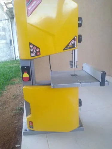 Serra de fita industrial Nagano tá zero. Divide cartão