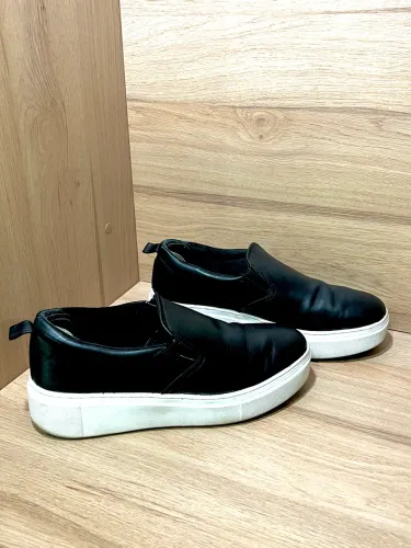 37/38 Tênis Arezzo Slip On - Sola Alta - Preto 