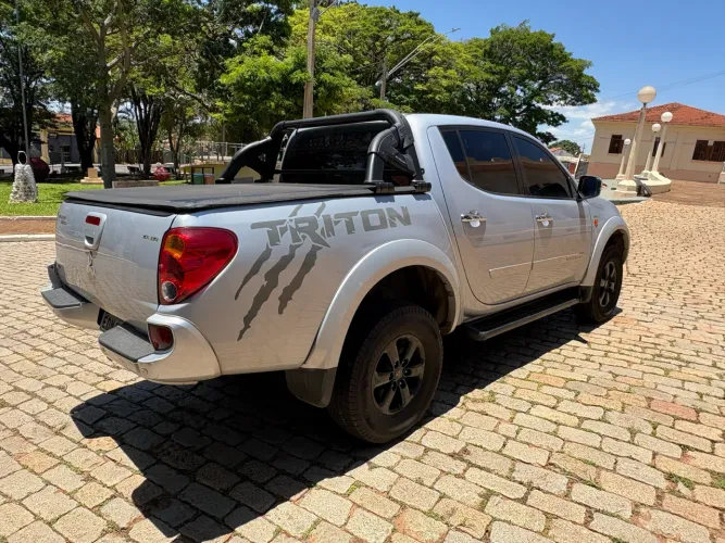 Mitsubishi L200 Triton HPE 3.2 CD TB Int.diesel AUT 2012