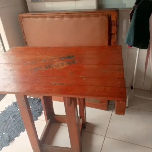 Jogo mesa e banco rústicos