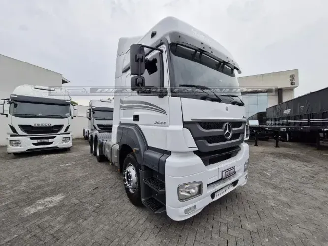 MB Axor 2544 2021 6x2 Teto alto completo baixa km