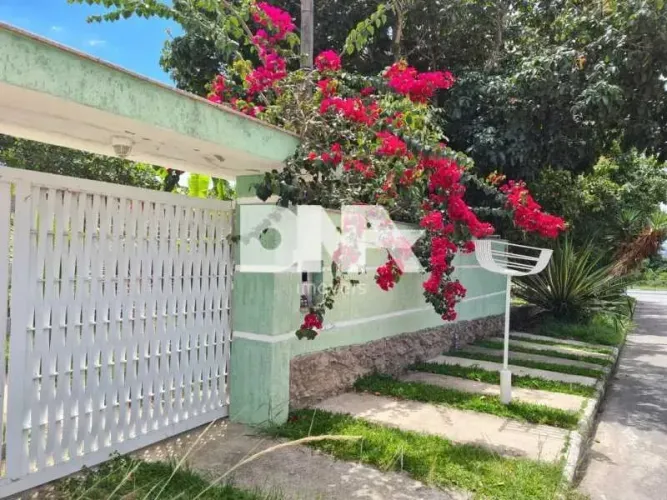 Casa de rua : Linear / Residencial / Barra de Maricá