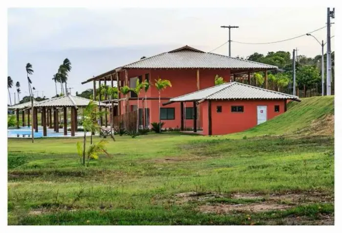 LOTE 554,99M² NO COND. COSTA DE ITAPEMA - SANTO AMARO BAHIA