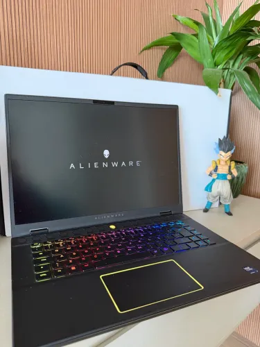 Alienware M16 R2 Ultra 9 + RTX 4070 - Troco