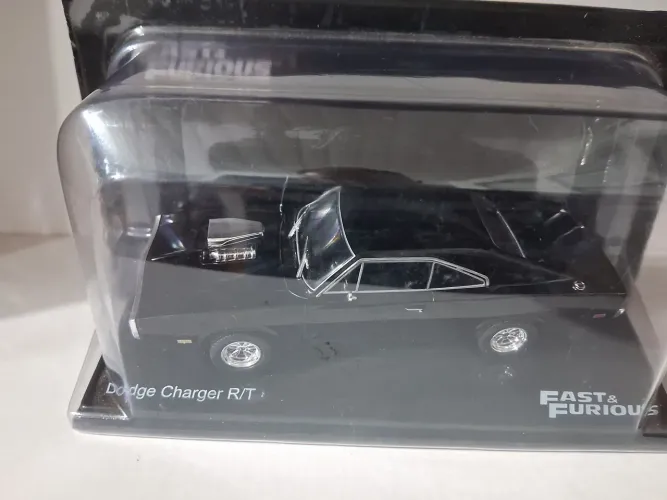 Miniatura Dodge Charger R/T - Escala 1 43 Fast & Furious