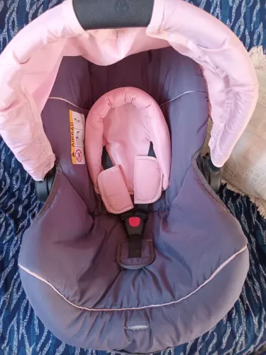 Vendo bebê conforto seminovo por 200