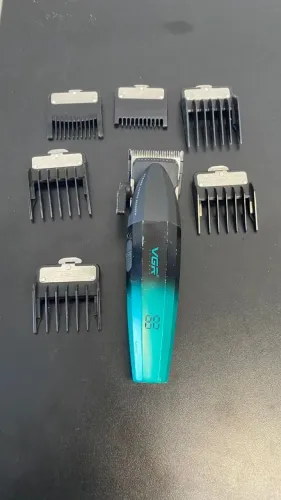 Máquina de Cortar Cabelo VGR Profissional Sem Fio + Pentes