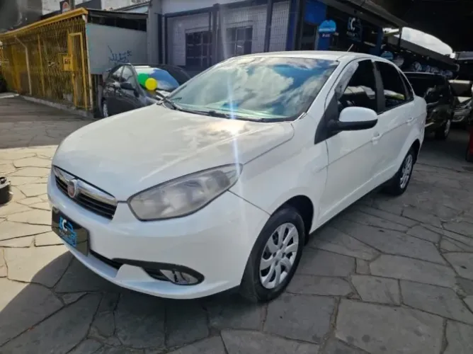 Fiat Grand Siena Attrac. 1.4 EVO F.flex 8V 2013
