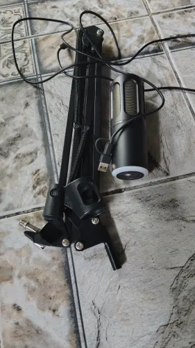 Microfone e suporte 