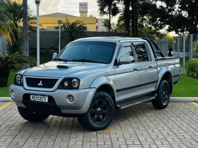 Mitsubishi L200 Outdoor HPE 2.5 4X4 CD T.dies. Mec. 2012