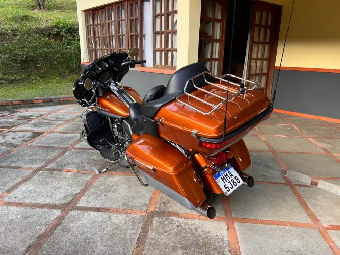 MOTO ÚNICA COM AOEBAS 25000 KM