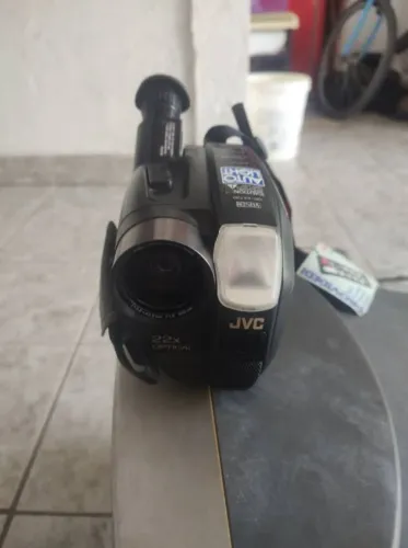 Vendo camara filmadora nova valor 170.00