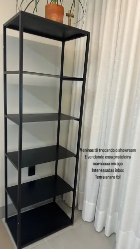 Prateleira em aço