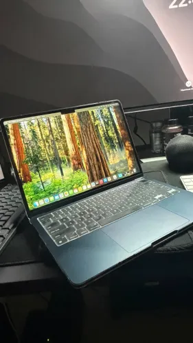 ? MacBook Air M2