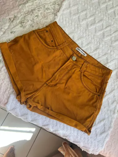 Short lança perfume