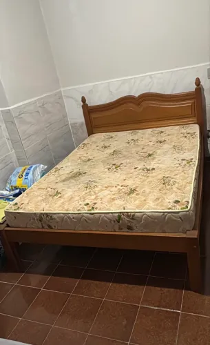 Cama de casal com colchão