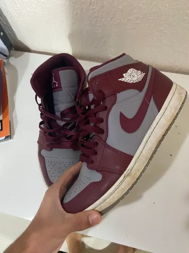 Tênis Nike jordan original Usado poucas vezes estado de novo