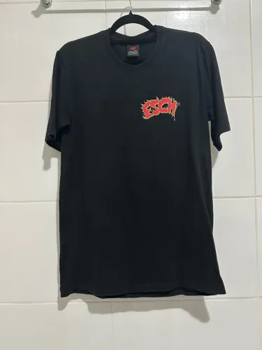 Camiseta Esch Preta Streetwear Estampa nas Costas