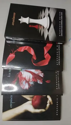 Coleção Completa - Saga Crepúsculo (4 livros) - Stephenie Meyer