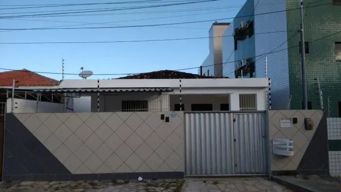 Excelente casa no José Américo de Almeida (200 m², 3/4, piscina)