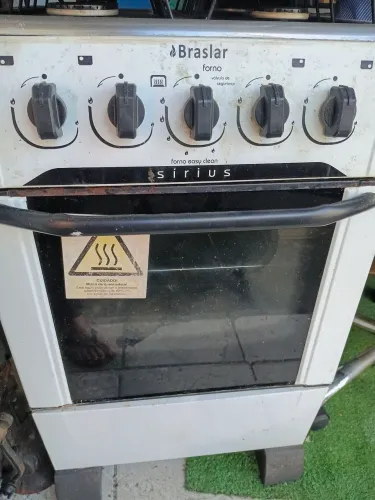 Dois fogão funcionando entrega cartão