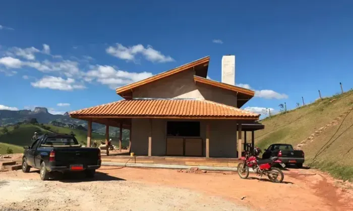 LOTE + PROJETO DE CHÁCARA NA PLANTA  Linha Contemporânea  Ibiúna-SP