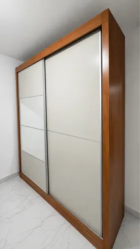 Guarda roupa de casal