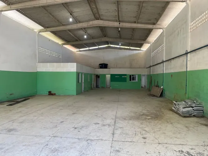 Alugo Galpão
